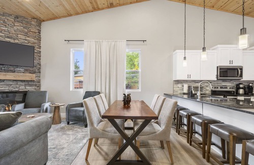 Indian Point Condo | Overlook Nook