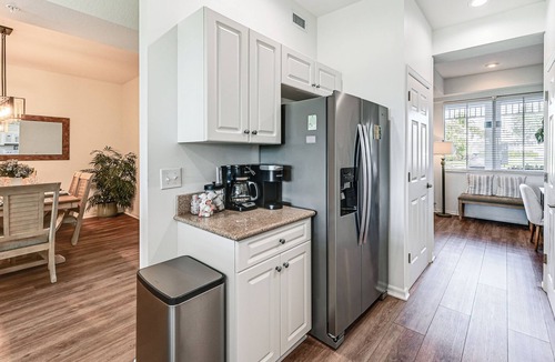 Naples Apartment | Overlooking 10th Fairway 2 Free Rounds of Golf