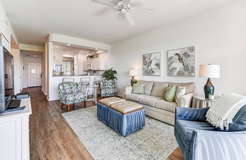 Naples Apartment | Overlooking 10th Fairway 2 Free Rounds of Golf