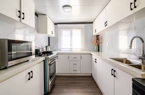 Plumpton Apartment | Overlooking a Park - A sunny escape