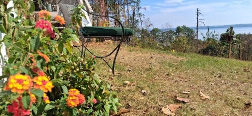 Shorterville House | Overlooking Lake Eufaula Alabama PERFECT PRIVATE GETAWAY COTTAGE FOR COUPLES FISHERMAN-FRIENDS located in a private gated community bring the golf cart many paved roads and boat parkingt BOAT DOCK NEAR and community fishing pier and beach