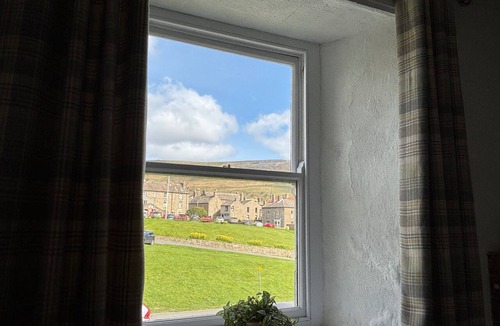 Reeth Cottage | Overlooking Reeth Green, this welcoming cottage offers the perfect Yorkshire Dales escape.