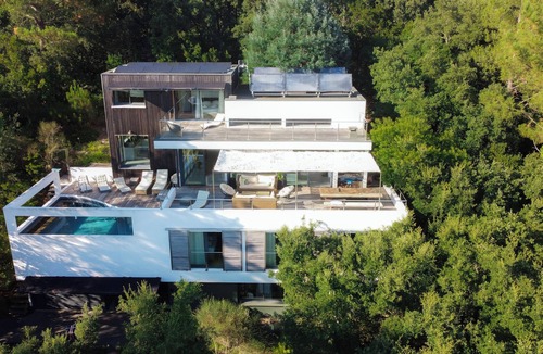 Seignosse Villa | Overlooking the golf course, exceptional villa with views of the Pyrenees and the ocean
