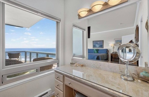 Rio del Mar Condo | Overlooking the Ocean!
