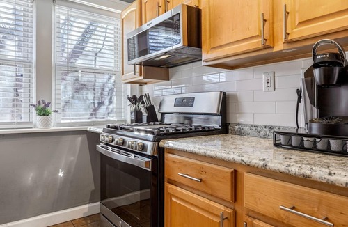 St. Louis Apartment | Oversized 2 Bedroom Apartment in South City!