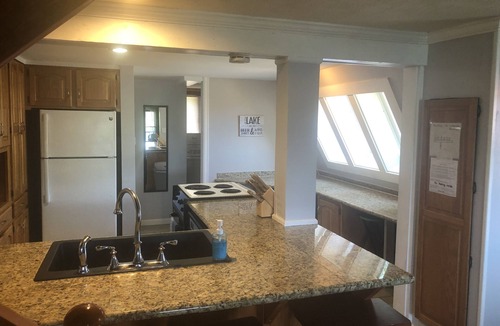 Lindseyville House | OVERSIZED PORCH, LAKE FRONT, Mammoth Cave, Fast WiFi, Firepit, hiking