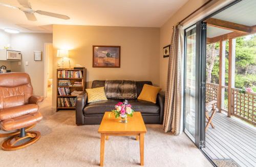 Akaroa House | Overton Cottage - Akaroa Holiday Home