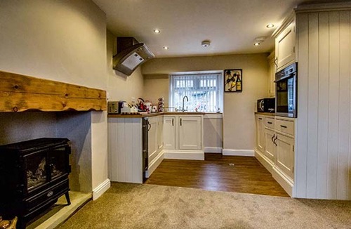 Haworth Cottage | OWL COTTAGE, romantic, character holiday cottage in Haworth