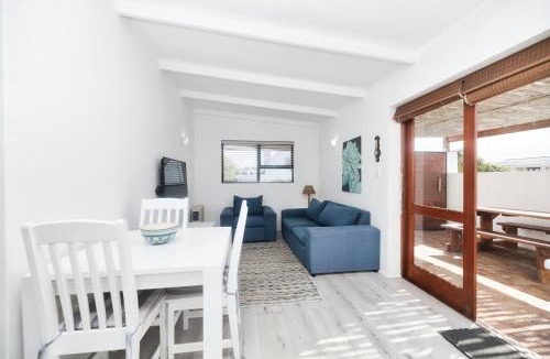 Waenhuiskrans Apartment | Owlet Cottage in Arniston