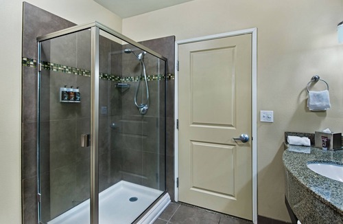 Silverdale Hotel | Oxford Suites Silverdale
