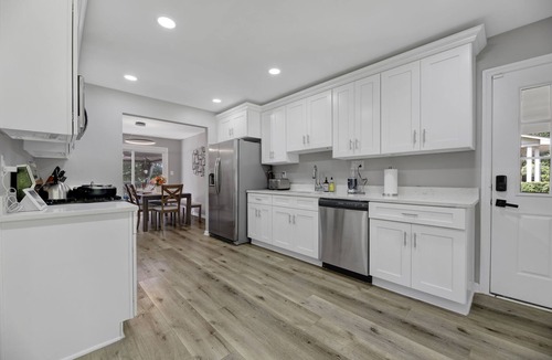 National Harbor House | Oxon Hill Luxurious Entire Place Near 5 Min to MGM and National harbor.