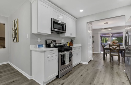 National Harbor House | Oxon Hill Luxurious Entire Place Near 5 Min to MGM and National harbor.