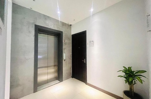 Batam Hotel | Oxy Suites 1-06 at Shophouse Meisterstadt Pollux Habibie