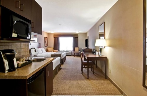 Oyen Hotel | Oyen Canalta