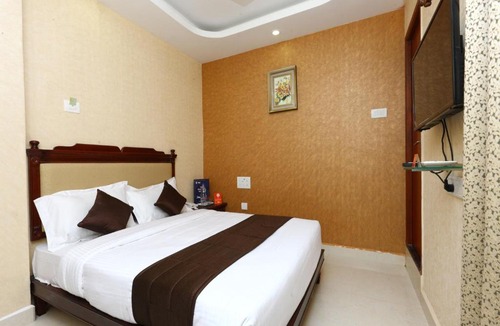 Poondithangal Cabin | OYO 10017 RB Grand Residency
