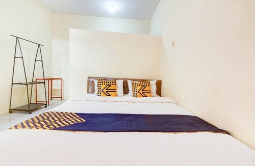 Depok Hotel | OYO 3863 Nakula Sadewa