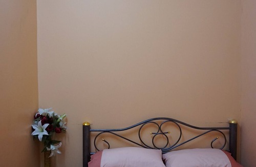 Wat Sam Phraya Hostel | OYO 730 Meedee Hostel