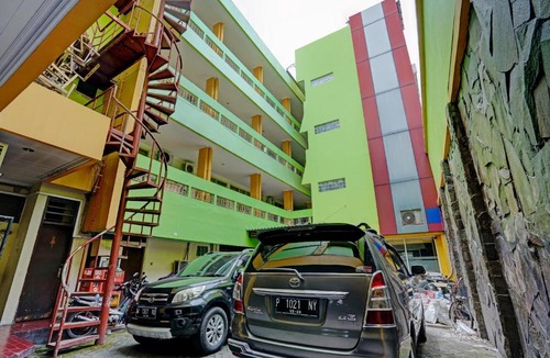 Surabaya Hotel | OYO 90177 Hotel Pahlawan