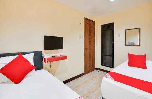 Cagayan de Oro Hotel | OYO 912 Fb Suites