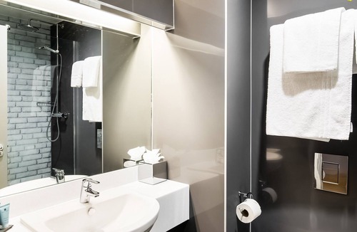 Woodhouse Hotel | OYO Flagship London Finchley