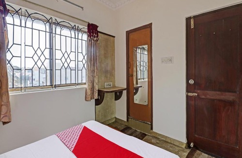 Bengaluru Hotel | OYO Flagship Unathi Boarding And Loadging