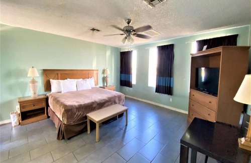 Rockport Hotel | OYO Hotel Rockport- Bay View