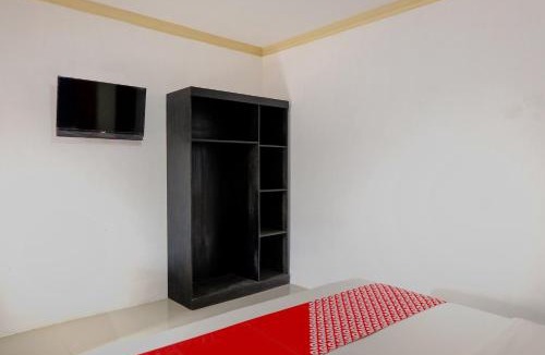 Trenggalek Hotel | OYO Life 2966 Hotel Atriaz