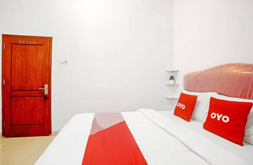 Krui Hotel | OYO Life 90587 Domen Homestay Syariah