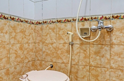 Sumedang Hotel | OYO Life 91480 Putridapisa Syariah