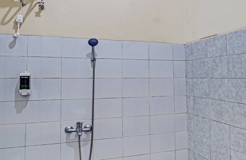 Gresik Hotel | OYO Life 91600 Syariah Army Kost & Homestay