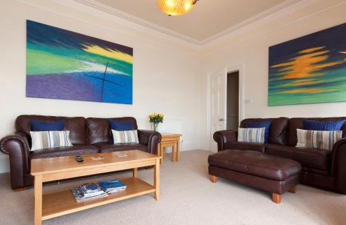 Dartmouth House | Oystercatcher