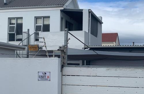 Strand Apartment | OysterCatcher Self-Catering Accommodation Strand