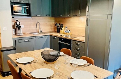 Oz-en-Oisans Apartment | Oz-alpe D'huez, 5p, 2ch, 2sdb, SKi In/out, Piscine