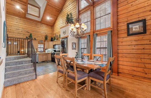 Branson Theater District Cabin | Ozark Hideaway Cabin 2BR/2BA Sleeps 6 Jetted Tub Covered Deck Resort Pool