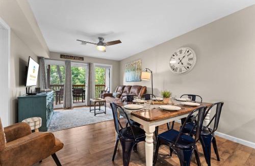 Notch Estates House | Ozark Mountain Getaway Balcony