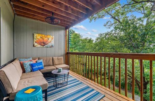Notch Estates House | Ozark Mountain Getaway Balcony