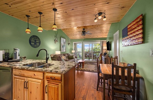 Notch Estates Condo | Ozark Mountain Lake Home