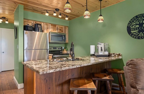 Notch Estates Condo | Ozark Mountain Lake Home