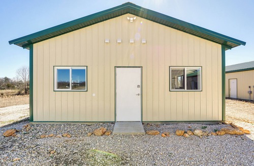 Richland Apartment | Ozark Mountain Launchpad! Cabin w/Fishing On-Site