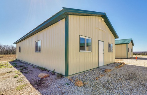Richland Apartment | Ozark Mountain Launchpad! Cabin w/Fishing On-Site