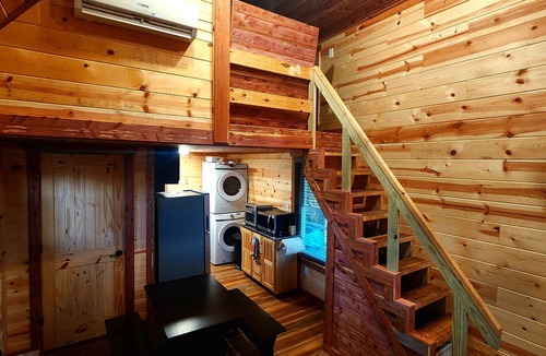 Marshall Cabin | Ozark Mountain Views! Pet-friendly Cabin w/Jacuzzi Tub on 5 Acres