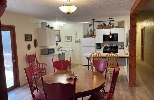 Harrison House | Ozark Pines: Ozarks Country Getaway Near Branson & the Buffalo River