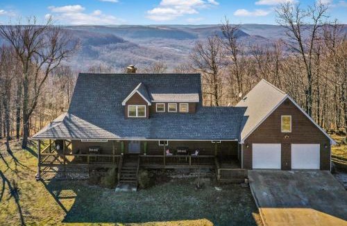 Jasper House | Ozark Retreat with Mountain Views Fire Pit & Deck