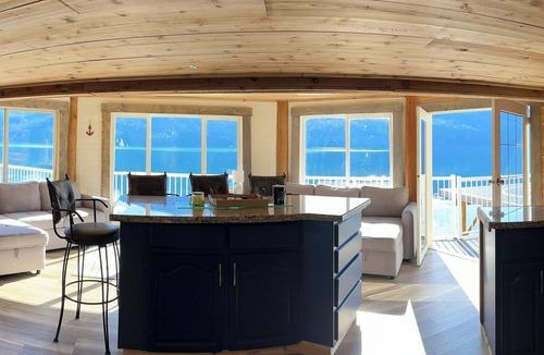 Echo Island Ski Chalet | Ozarks Studio Cabin: Spacious Lakeside Cabin Retreat