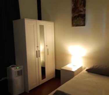 Perth Hostel | Ozi Inn Backpackers - Perth -Valid International Passport Required