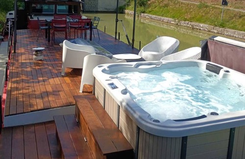 Villalbe Boat Rental | Péciche d'hôtes '"Mirage" - La Chambre St-Exupéry