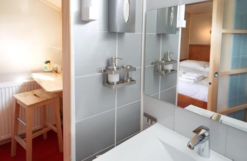 Auvers-sur-Oise Bed & Breakfast | Péniche Daphné's