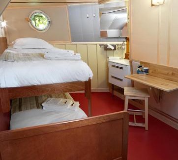 Auvers-sur-Oise Bed & Breakfast | Péniche Daphné's