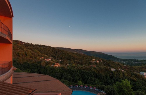 Palinuro Apartment | P.R. Club – Studio Molpa 6 with Sea View, Private Terrace and Air Conditioning