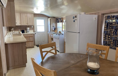 Hope Town House | Pa Willie’s - Locally owned historic cottage conveniently located with dock.